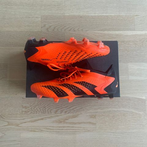 Adidas predator fotballsko