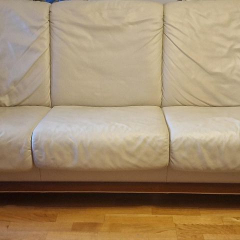 Kjempe fin sofa selges (lite brukt)