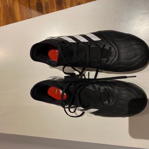 Fotball sko størrelse 42