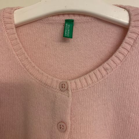 Benetton. Fin lys rosa cardigan, str. 150 cm.  m/ lana ull /angora..Pent brukt..