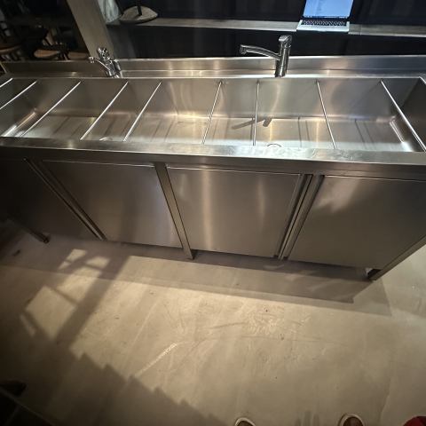 Commercial Kitchen Sink / Bench & Storage Cupboard (Oppvaskkum)