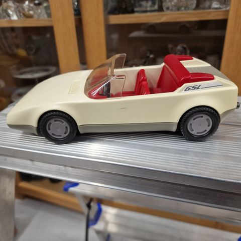 Tøff bil- playmobil fra -80 tallet.