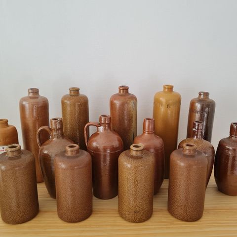 UTLEIE - retro brune flasker
