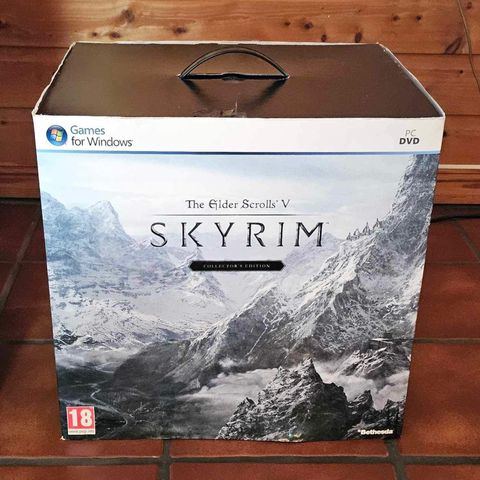 Elder Scrolls V Skyrim Collector’s Edition eske, med kunstbok