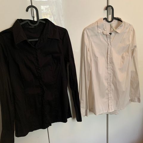 2 penskjorter sort og hvit (S/M)