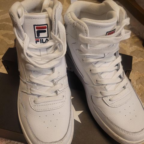 FILA  sneakers str.41