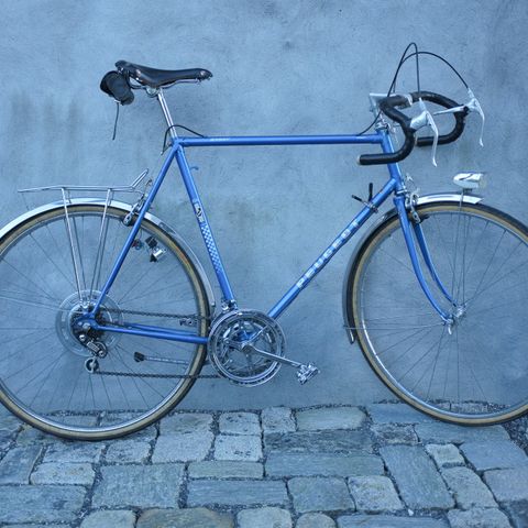 Landeveissykkel, klassisk Peugeot med 2x5 gir og Brooks-utstyr