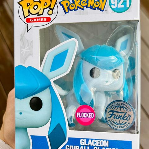 Funko Pop! Glaceon (Flocked) | Pokémon | Pokemon (921) Special Edition Excl.