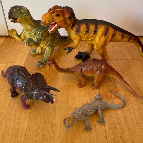 Store dinosaurer - T Rex er 40 cm