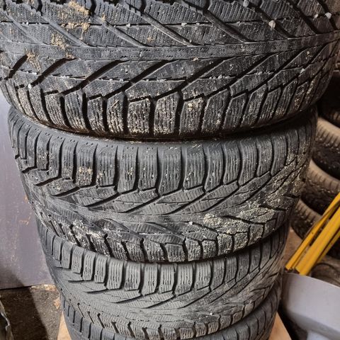 Hakkapelitta 275 / 55 R19 115XL VINTERDEKK