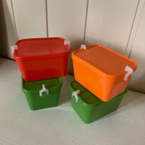 Retro fargerike matbokser plastbokser samlet