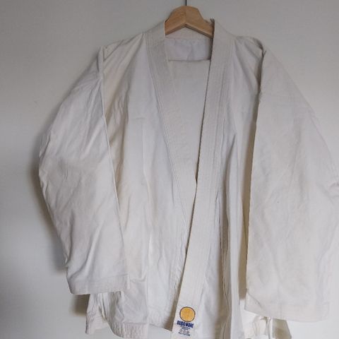 Karate / Ju-jutsu drakt BUDO-NORD 100% Cotton ... kan få med belter også ;))