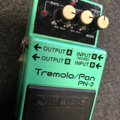 BOSS PN-2 Vintage Tremolo/Pan