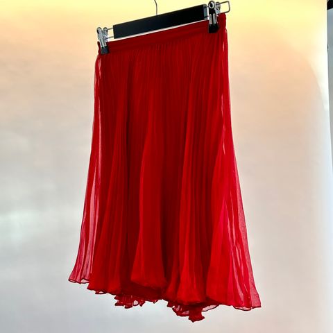 Silkesskjørt fra Ralph Lauren i rød nydelig farge