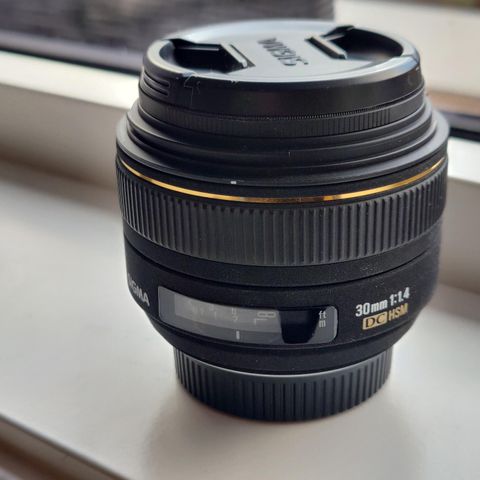 Sigma 30 mm 1:1.4 DC HSM for Nikon
