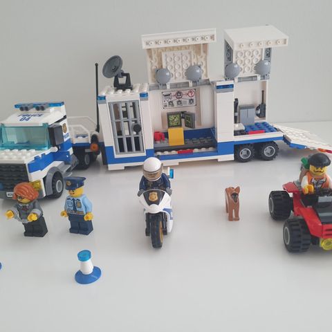 Lego City Mobile Command Center 60139