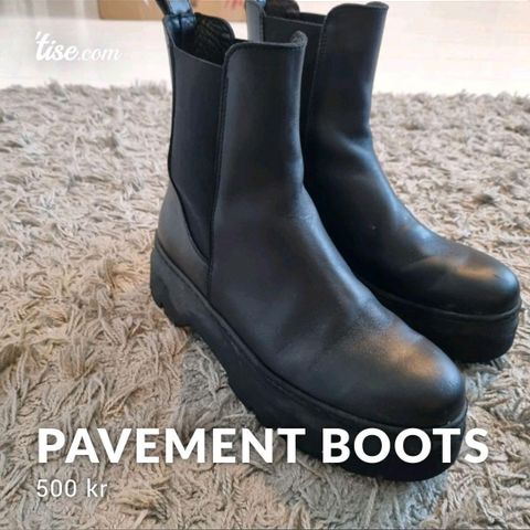 Pavement aya boots