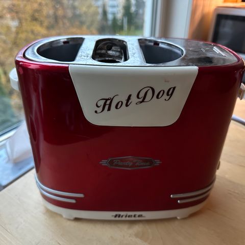 Hot dog toaster