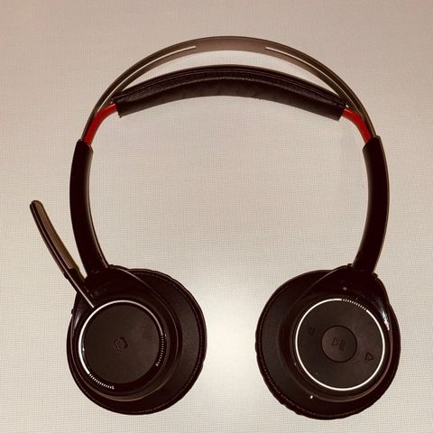 Plantronics Voyager Focus UC - Bluetooth, aktiv støydemping, hodesett, trådløs