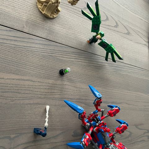 Lego Marvel 76114 Spider-Man’s Spider Crawler