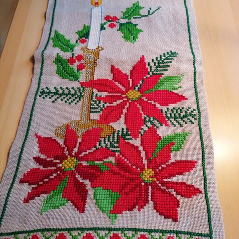 Brodert veggteppe med julemotiv