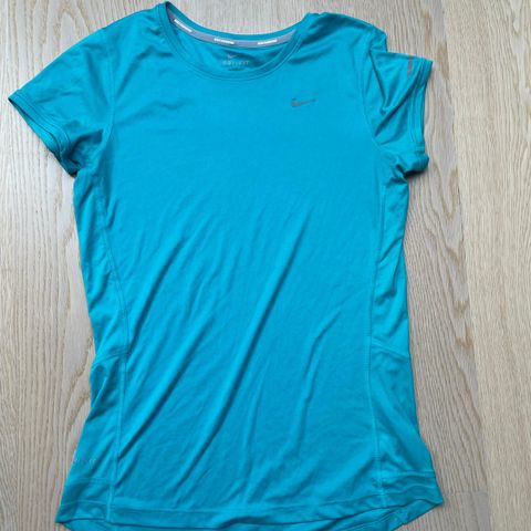 Nike t-shirt turkis str M