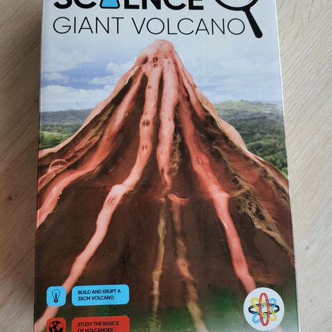 Panduro science Giant Volcano