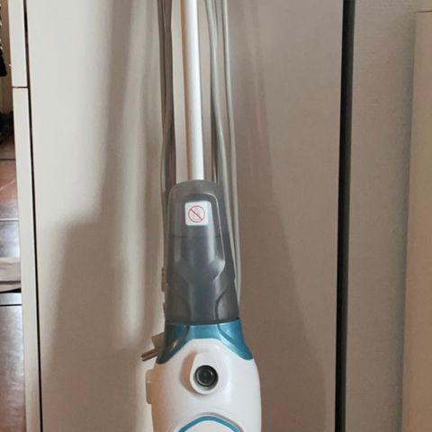 Black + Decker steam mop