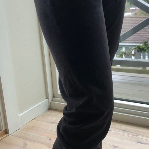 Sort bukse fra BikBok størrelse S