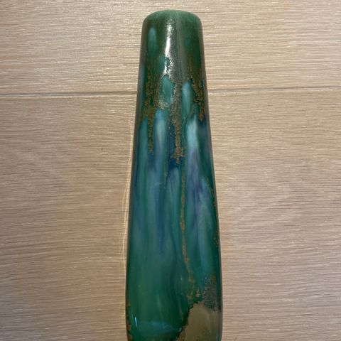 Nydelig raku-glasert keramikk-vase