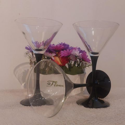 Cocktail glass