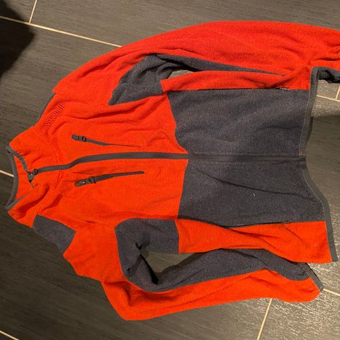 Fleece jakke str 10 Vikafjell