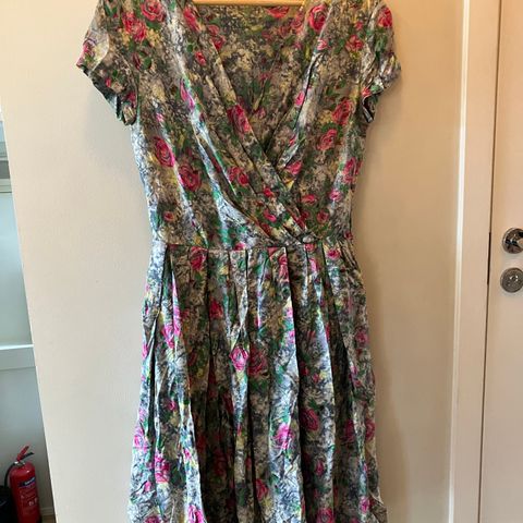 50/60 talls kjole sydd til bestemor