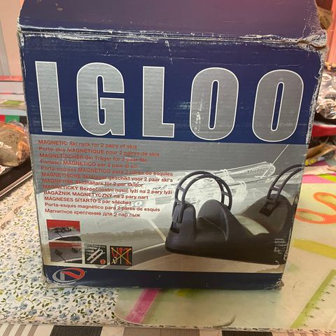 Igloo - Magnetisk skiholder - 2 par ski