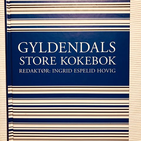 BokFrank: Gyldendals store kokebok (1981 og 2002)