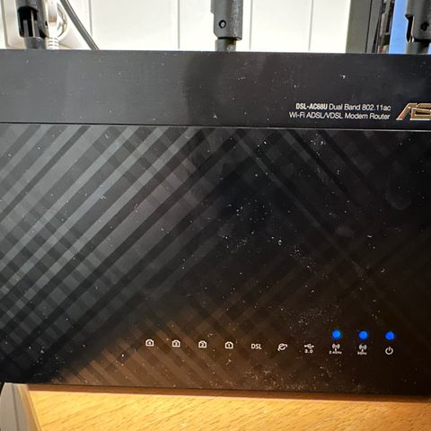 ASUS  DSL-AC68U