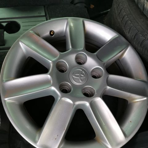 Toyota felger selges billig! 16 " 5x114