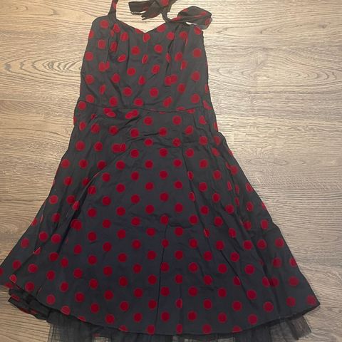 Rockabilly polkadot kjole str 16