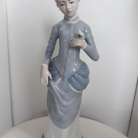 Porselens figur fra Casades Spania.