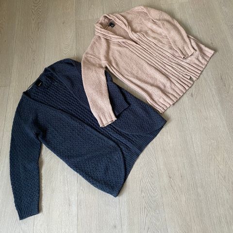 2 stk  lange  strikkejakker/cardigan