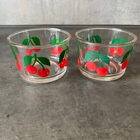 Ny nedsatt pris! 2 vintage kirsebærskåler i glass