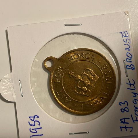 17 mai medalje 1958 JA83. Forgylt bronse