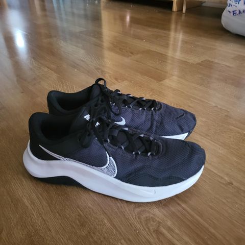 Pent brukt treaning sko fra Nike