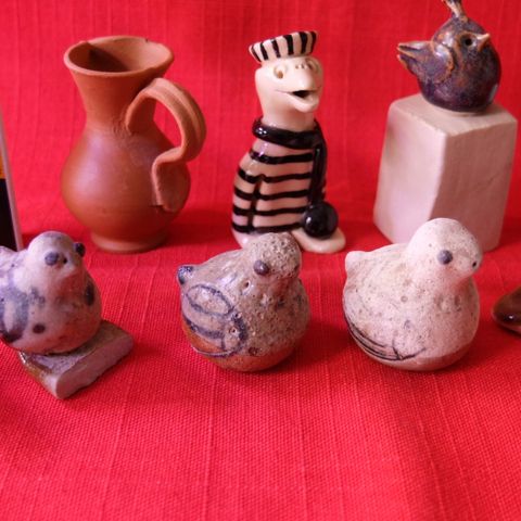 Keramikk - 8 små gjenstander