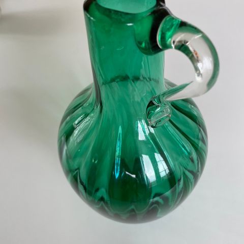 Retro vase i grønt glass