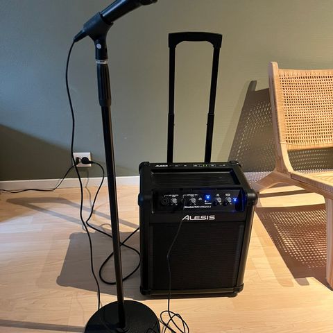 Alesis Transactive Wireless 2 høytaler og mikrofon/stativ - Kr 2200