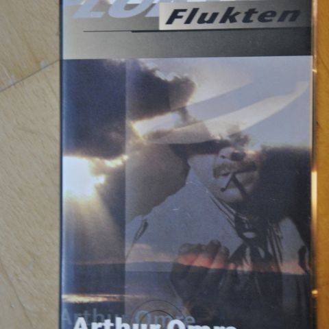 Flukten: Arthur Omre. Innb.