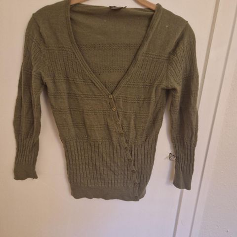 Cardigan i 100% ull fra Filipa K