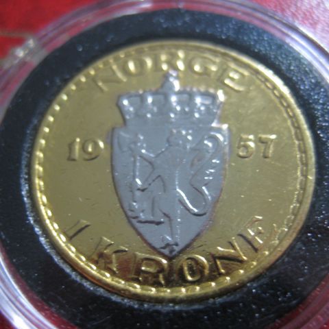 1 Kr 1957 belagt med 24 karat gull og platina