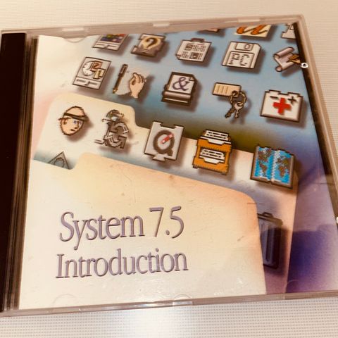 Apple Macintosh Vintage - System 7.5 Introduction